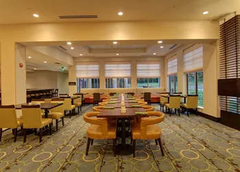 Hilton Garden Inn Woodbridge hotel thumbnail 4