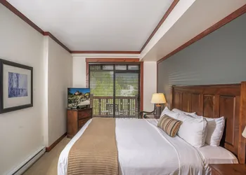 First Tracks Lodge, by Lodging Ovations hotel thumbnail 5