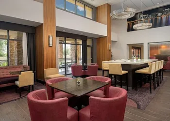 Hampton Inn & Suites Phoenix Tempe hotel thumbnail 2