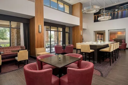 Hampton Inn & Suites Phoenix Tempe hotel detail image 2