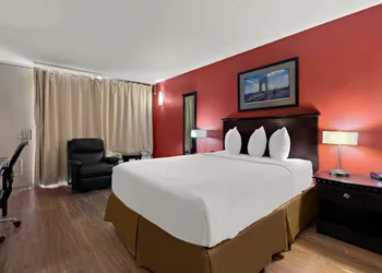 Quality Inn Wayne - Fairfield Area hotel thumbnail 6