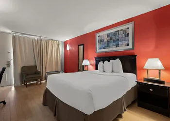 Quality Inn Wayne - Fairfield Area hotel thumbnail 7