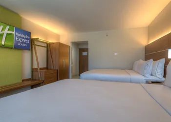 Holiday Inn Express & Suites Tulsa Midtown by IHG hotel thumbnail 8