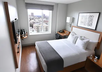 Edge Hotel hotel thumbnail 4