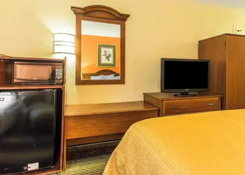 Townhouse Winston Salem - University hotel thumbnail 8