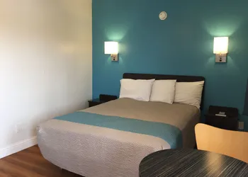 Main & Salt hotel thumbnail 6