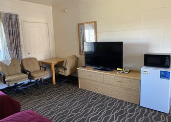 Budget Inn Motel hotel thumbnail 3