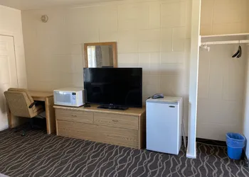 Budget Inn Motel hotel thumbnail 5