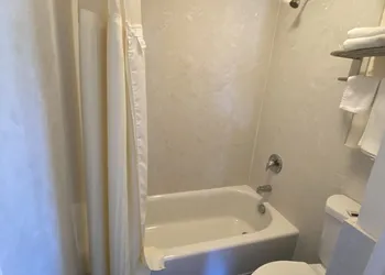 Budget Inn Motel hotel thumbnail 8
