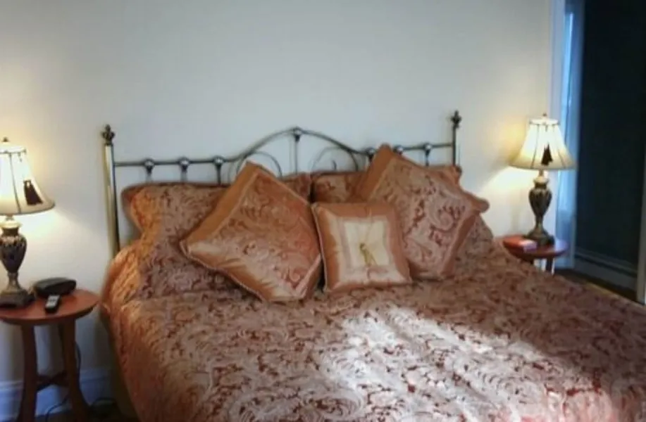 Four Creeks Bed & Breakfast hotel detail image 2