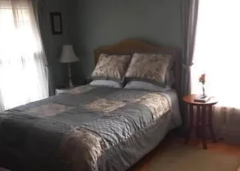 Four Creeks Bed & Breakfast hotel thumbnail 4