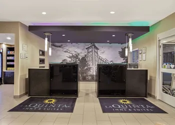 La Quinta Inn & Suites by Wyndham Fayetteville hotel thumbnail 2