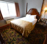 Clarion Hotel Mackinaw City Beachfront hotel detail image 7