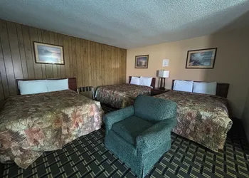 Big 12 Motel Broken Bow Ne hotel thumbnail 8