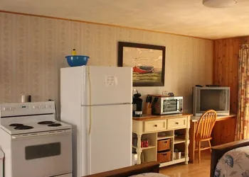 Clipper Shipp Beach Motel hotel thumbnail 7
