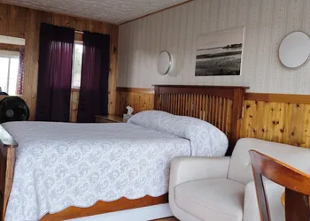 Clipper Shipp Beach Motel hotel thumbnail 5