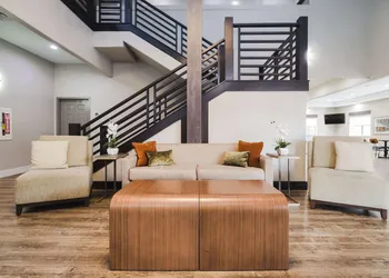 Quality Suites Houston Hobby Airport hotel thumbnail 4
