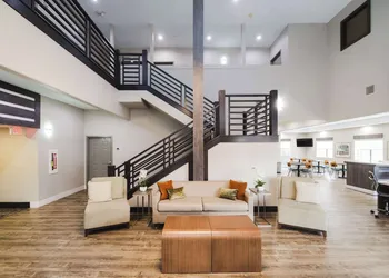Quality Suites Houston Hobby Airport hotel thumbnail 5