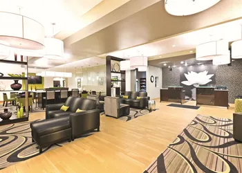 La Quinta Inn & Suites by Wyndham Billings hotel thumbnail 2