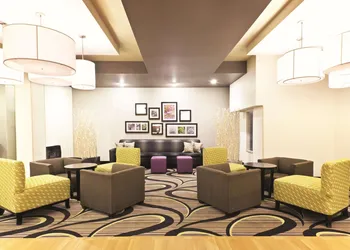 La Quinta Inn & Suites by Wyndham Billings hotel thumbnail 3