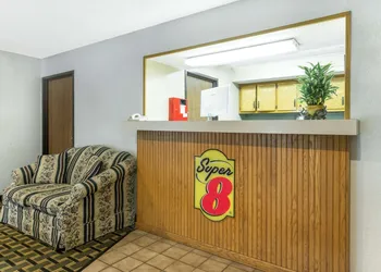 Super 8 by Wyndham Twinsburg/Cleveland Area hotel thumbnail 3