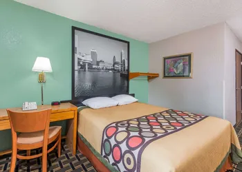Super 8 by Wyndham Twinsburg/Cleveland Area hotel thumbnail 4