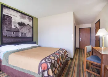 Super 8 by Wyndham El Dorado hotel thumbnail 5
