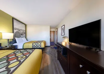 Super 8 by Wyndham El Dorado hotel thumbnail 8