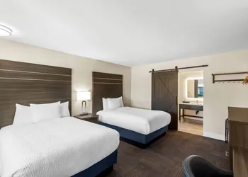 Travelodge by Wyndham Santa Rosa Wine Country hotel thumbnail 3