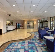 La Quinta Inn & Suites by Wyndham Secaucus Meadowlands hotel detail image 4