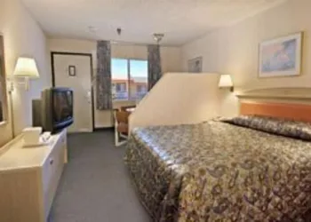 Hilltop Inn & Suites hotel thumbnail 7