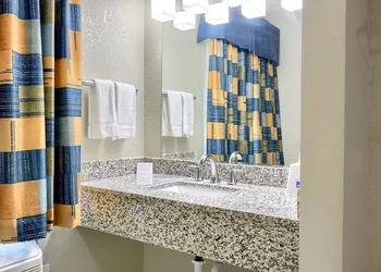 Rodeway Inn & Suites Ithaca South hotel thumbnail 6