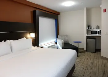 Holiday Inn Express & Suites Alabaster by IHG hotel thumbnail 7