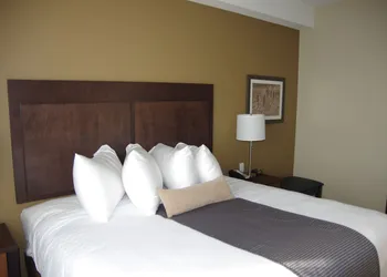 Best Western Plus Lacombe Inn & Suites hotel thumbnail 8