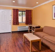 Americas Best Value Inn & Suites Clearlake Wine Country hotel detail image 5
