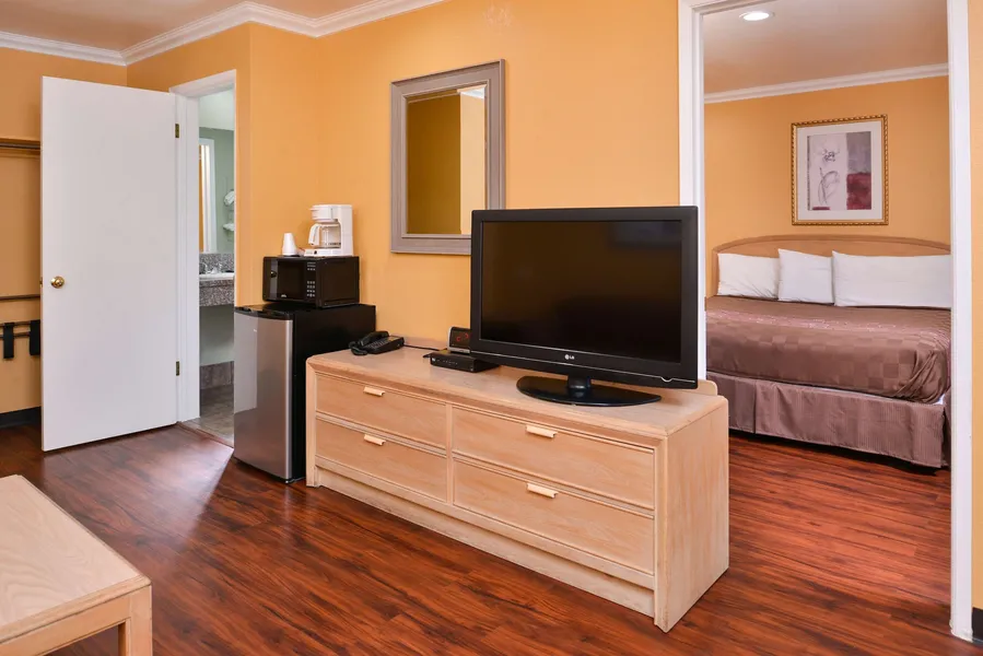 Americas Best Value Inn & Suites Clearlake Wine Country hotel detail image 6