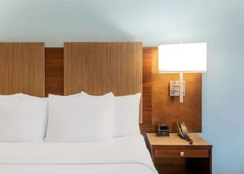 La Quinta Inn & Suites by Wyndham Aberdeen-APG hotel thumbnail 4