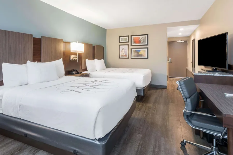 La Quinta Inn & Suites by Wyndham Aberdeen-APG hotel detail image 6