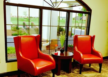 Red Roof Inn & Suites Commerce - Athens hotel thumbnail 4