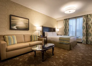 Ayres Hotel Seal Beach - Cypress hotel thumbnail 4