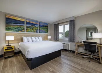 Days Inn by Wyndham Billings hotel thumbnail 6
