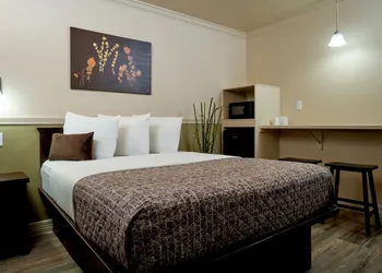 Family Garden Inn & Suites hotel thumbnail 4