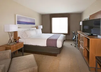 Holiday Inn Express & Suites Hot Springs by IHG hotel thumbnail 5
