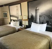 Super 8 by Wyndham Mackinaw City/Beachfront Area hotel detail image 3
