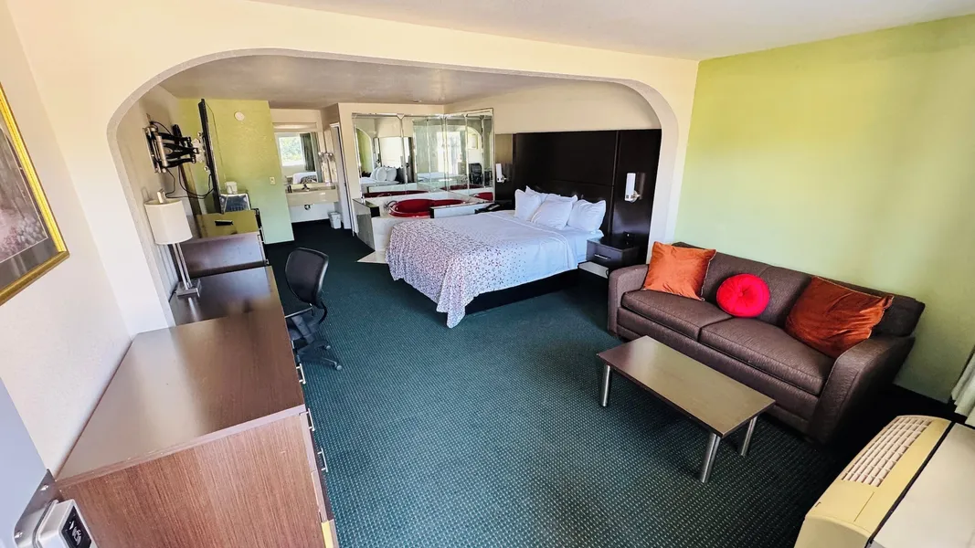 Garden Inn & Suites hotel detail image 6