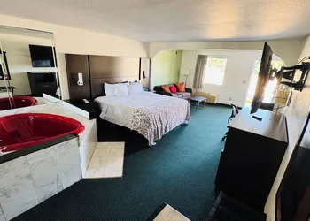 Garden Inn & Suites hotel thumbnail 8
