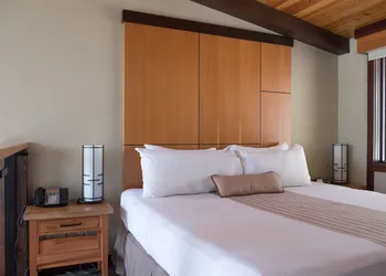 Sunshine Mountain Lodge hotel thumbnail 4