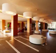 I Hotel And Illinois Conference Center hotel detail image 3