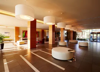I Hotel And Illinois Conference Center hotel thumbnail 3