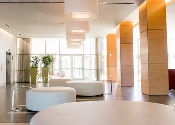 I Hotel And Illinois Conference Center hotel thumbnail 4